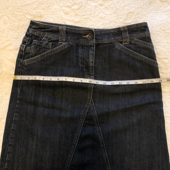 Contrast denim skirt. Size 7. - Picture 3 of 7
